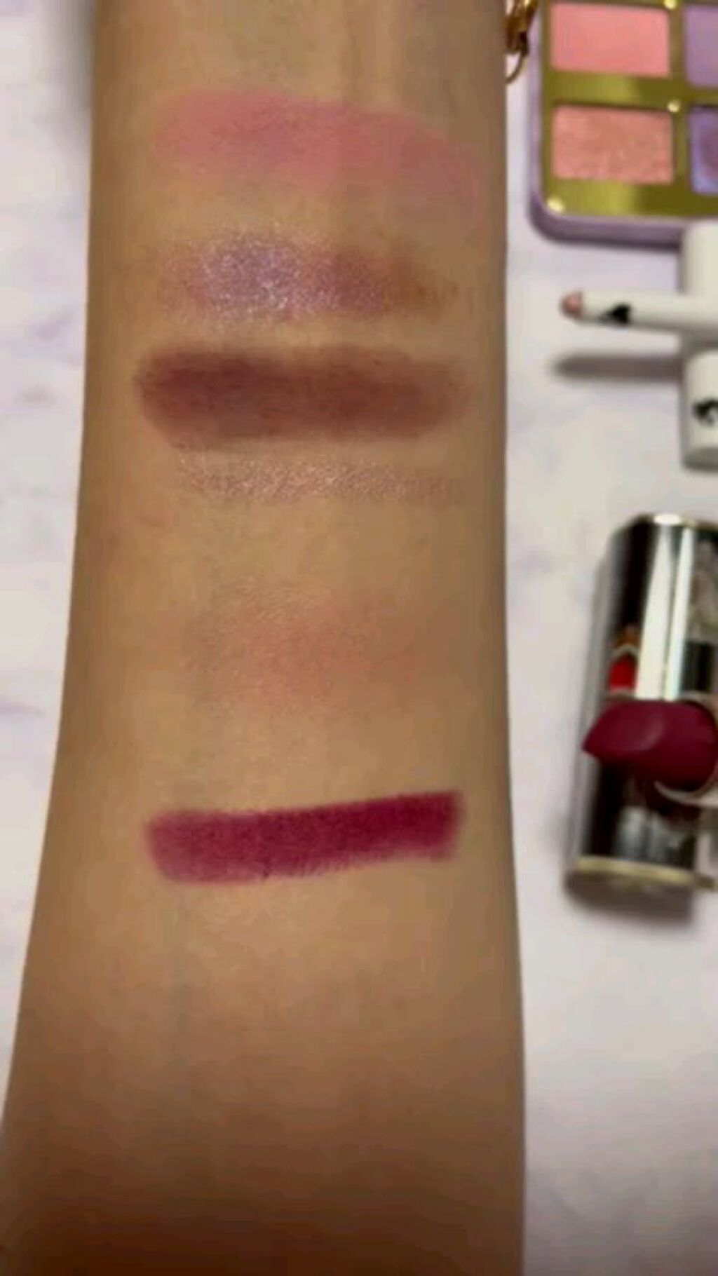 プリティー イージーグリッタースティック/unleashia/グリッターの動画クチコミ3つ目