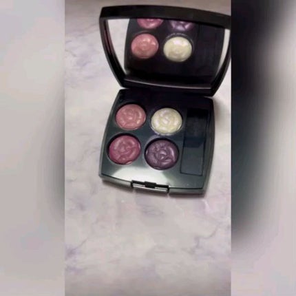 シャネル レ キャトル オンブル 356 オー フィル デ フルール レ キャトル オンブル 356 オー フィル デ フルール / CHANEL