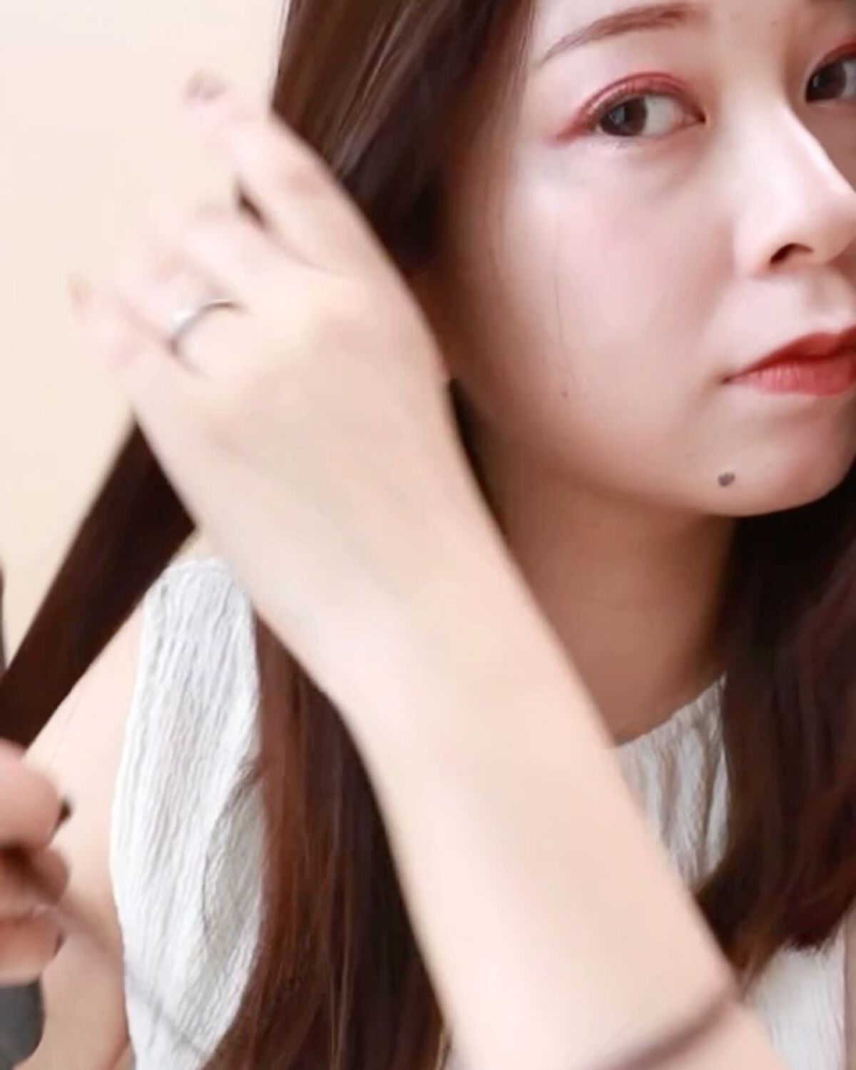 マイナスイオンストレートヘアアイロン VAS-8200E/VENUSiS/ストレートアイロンの動画クチコミ2つ目