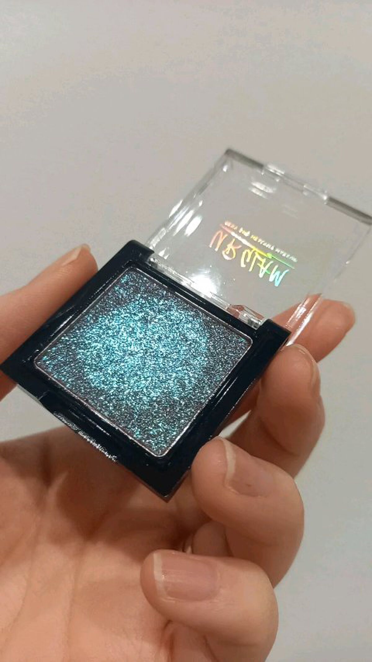 UR GLAM オーロラアイシャドウ/U R GLAM/単色アイシャドウの動画クチコミ4つ目