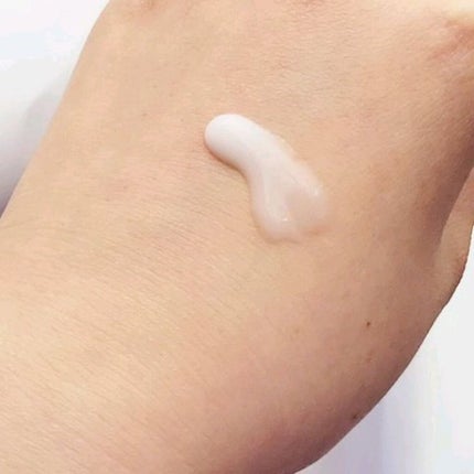 プレミアムボディミルク ホワイトニング【医薬部外品】		/ニベア/ボディミルクを使ったクチコミ(5枚目)