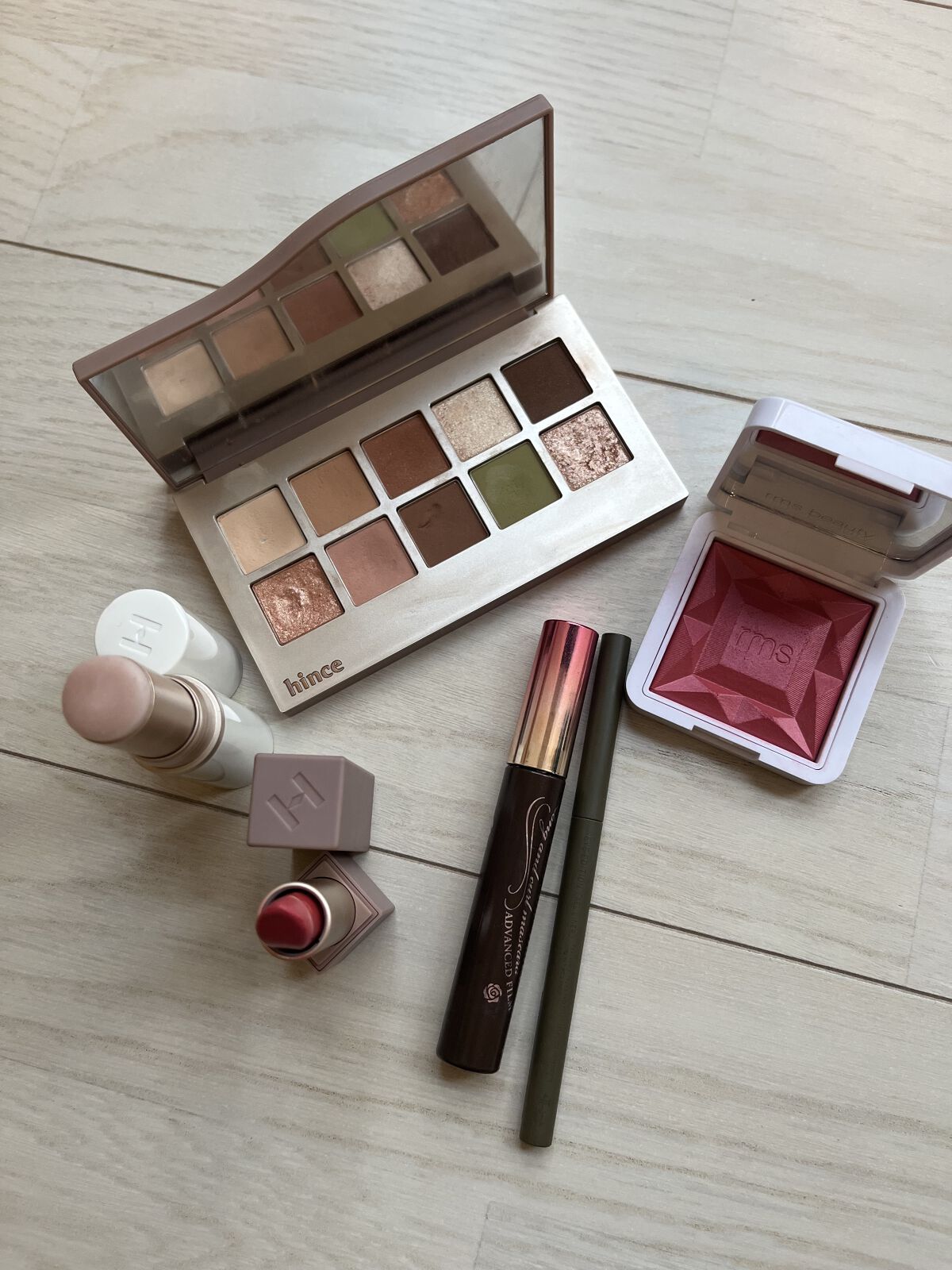 ムードインハンサーシアー/hince/口紅の人気ショート動画