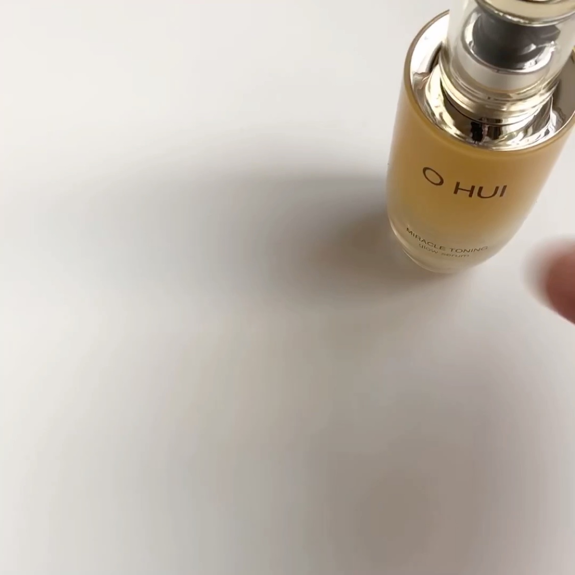 ミラクルトーニング グローセラム/OHUI/美容液の動画クチコミ4つ目