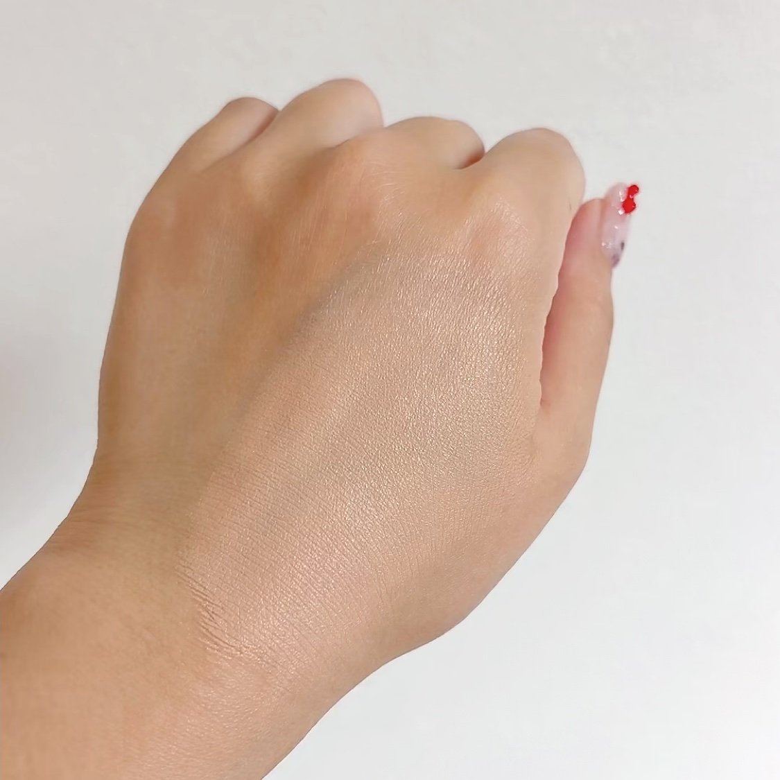 ディオールスキン フォーエヴァー フルイド グロウ 1Nニュートラル/Dior/リキッドファンデーションを使ったクチコミ（3枚目）