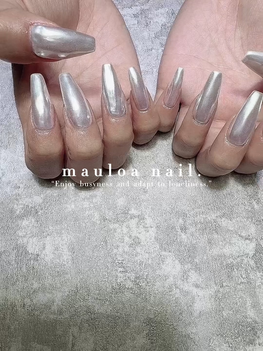 #ミラーネイル,#ネイル,#アートネイル,#夏ネイル,#ホワイトミラーネイル,#リボンネイル,#手書きアートネイル,#ミラーアートネイル,#パーツネイル,#ミラーネイル,#埋め尽くしネイル,#天王寺ネイルのネイルデザイン