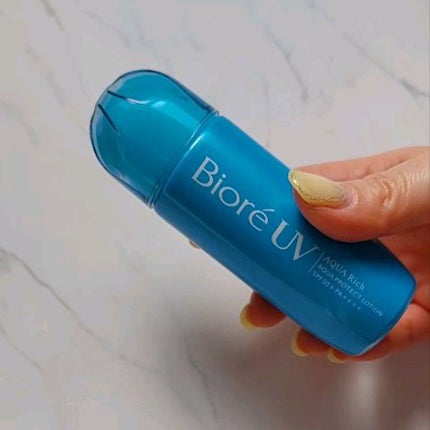 ビオレUV アクアリッチ アクアプロテクトローション(水層パック)/ビオレ/日焼け止めローションの人気ショート動画