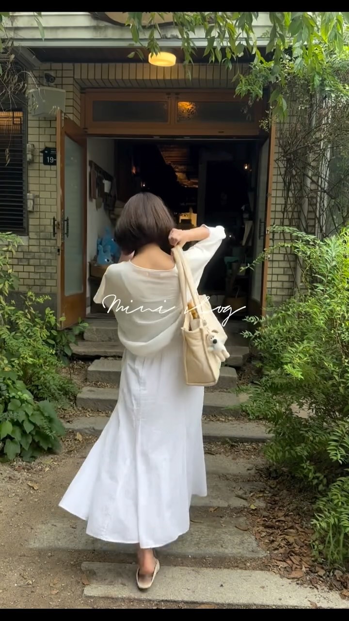 7月韓国旅行🇰🇷✈️2泊3日の2日目！

初めてのへアメイク体験や、ユッケビビンバランチ。
安国カフェなど、盛りだくさんだったよー！
また詳しく書くねᝰ✍️

ヘアメイク @nami_brow 
ランチ 📍ヨンチョンヨンファ(24時間