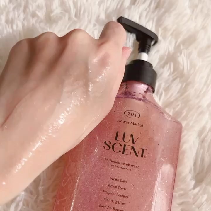 スクラブボディウォッシュ フラワーマーケット ホワイトチューリップ/LUV SCENT/ボディスクラブを使ったクチコミ（3枚目）