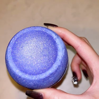 ラッシュ ゴッデス ボムのクチコミ「〈LUSH〉
バスボム
ゴッデスボム

シルバーメインのラメが、これでもか！というほどギランギ.....」（2枚目）