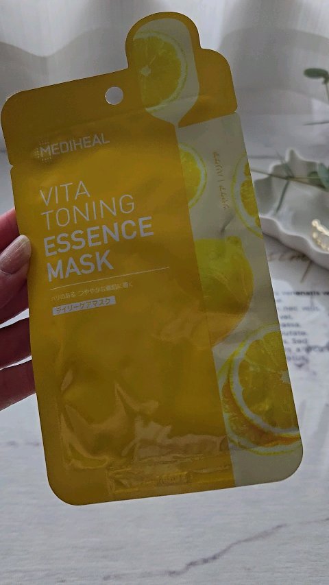ビタトーニングエッセンスマスク/MEDIHEAL/シートマスク・パックを使ったクチコミ（2枚目）