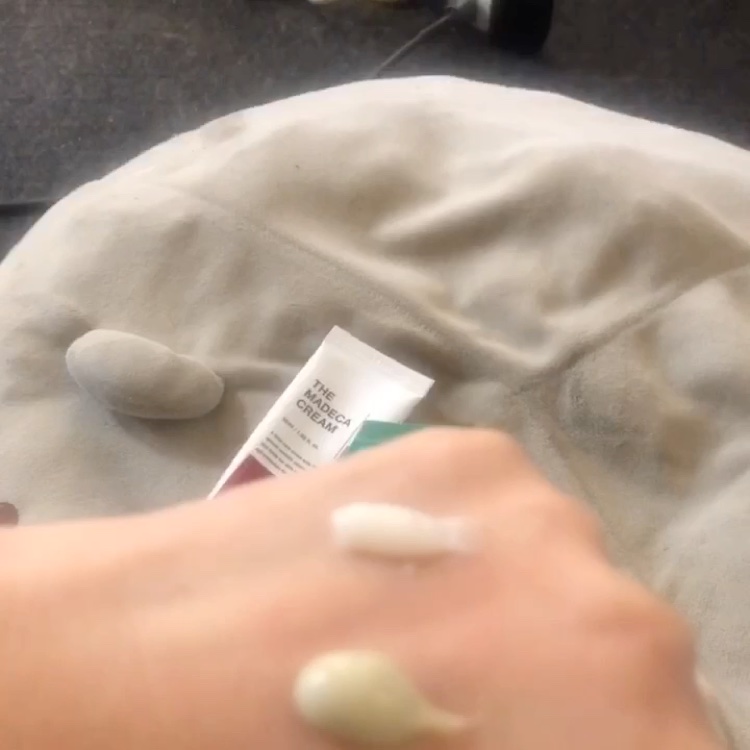 ザマデカクリーム/センテリアン24/フェイスクリームを使ったクチコミ（2枚目）