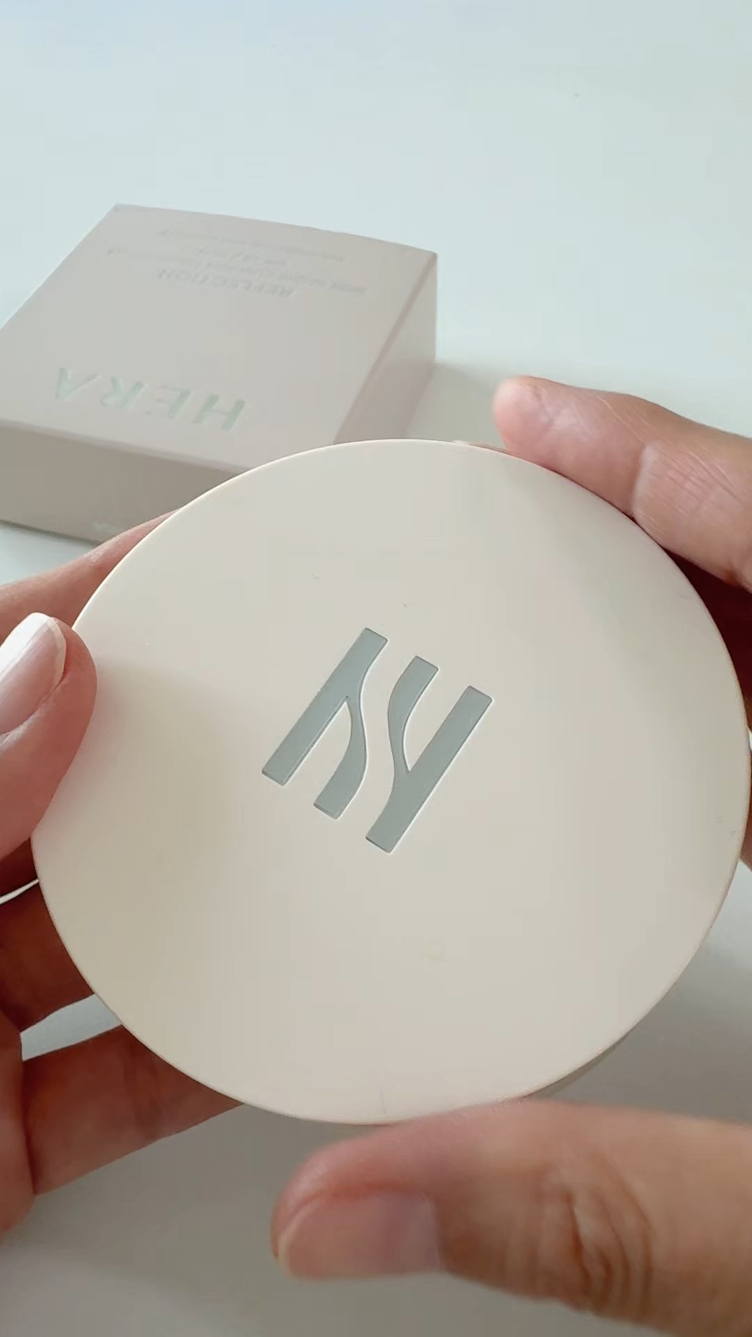 リフレクション スキン グロウ クッション ファンデーション/HERA/クッションファンデーションの動画クチコミ1つ目