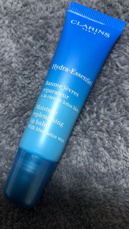 イドラ エッセンシャル モイスチャー リップ バーム/CLARINS/リップバームの人気ショート動画