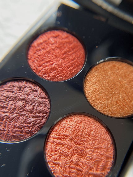 レ キャトル オンブル ツイード/CHANEL/アイシャドウパレットの人気ショート動画