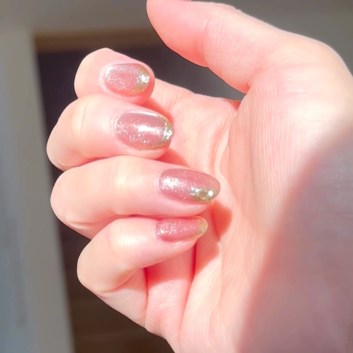 #ネイル,#ジェルネイル,#セルフネイル,#マグネットネイル,#ドロップネイル,#秋ネイル,#秋カラーネイル,#秋色ネイル,#ショートネイル,#ママネイル,#ワンカラーネイル,#くすみカラーネイル,#大人かわいいネイル,#上品ネイルのネイルデザイン