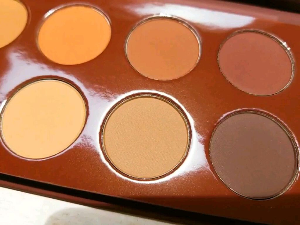 MATTE COCOA EYESHADOW PALETTE/KKW BEAUTY/アイシャドウパレットの動画クチコミ1つ目