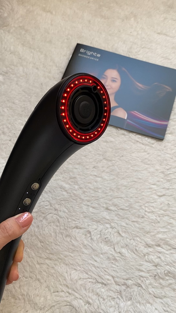 ✍🏻Brighte
🤍SHOWER DRYER
👛¥39,600

🌸想像を超える多機能ドライヤー🌸

Brighteの SHOWER DRYER を使ってみました🤍

見た目のフォルムがシャワーみたいで最初はちょっと不思議だっ