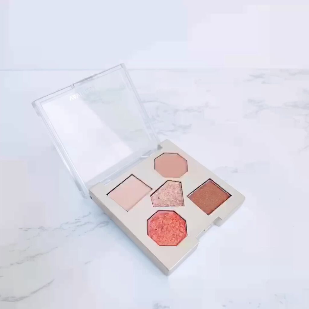 ラックスオンマイアイズ ジュエルバイブ/VAVI MELLO/マルチパレットの動画クチコミ4つ目