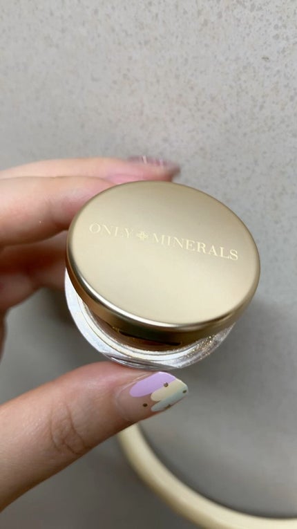 ミネラルピグメント/ONLY MINERALS/単色アイシャドウの人気ショート動画