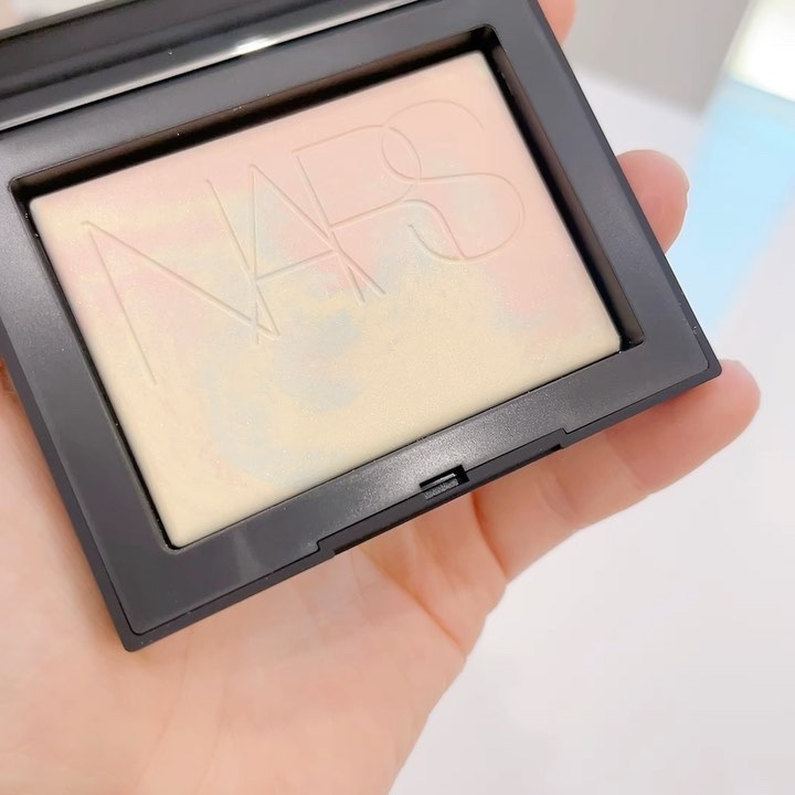 ライトリフレクティング プリズマティックパウダー MOONWAVE/NARS/プレストパウダーを使ったクチコミ（2枚目）