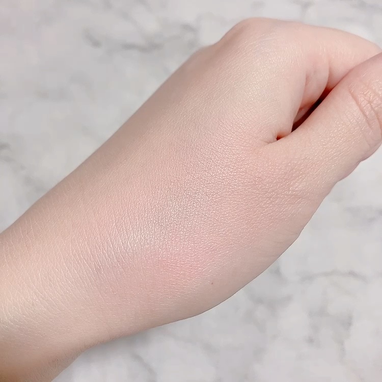 ラブシルクブラッシュ/Laka/パウダーチークの動画クチコミ3つ目