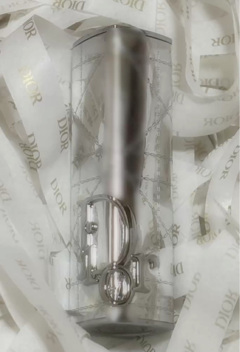 ディオール アディクト クチュール リップスティック ケース/Dior/その他化粧小物の動画クチコミ1つ目