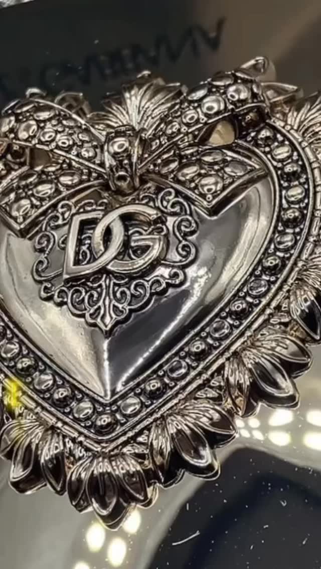 Everlift Luminizer /DOLCE&GABBANA BEAUTY/パウダーハイライトの動画クチコミ1つ目