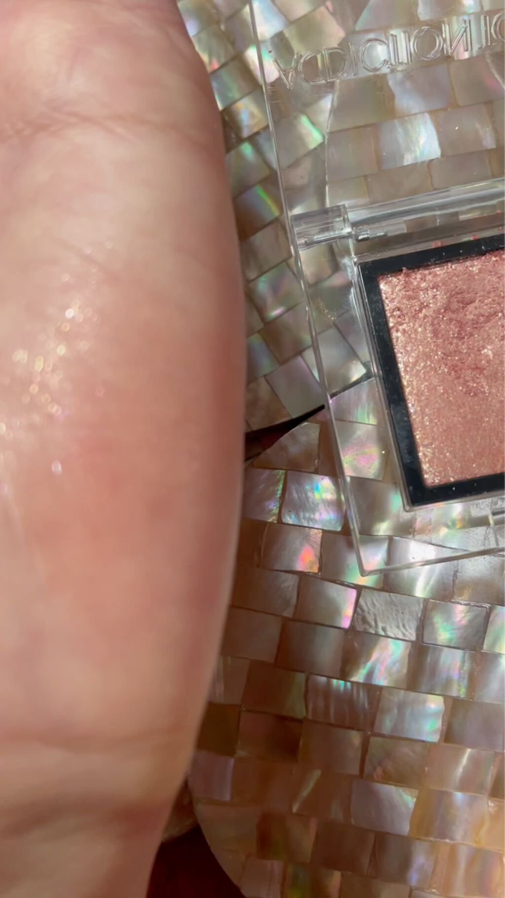 アディクション ザ アイシャドウ スパークル/ADDICTION/単色アイシャドウを使ったクチコミ（3枚目）