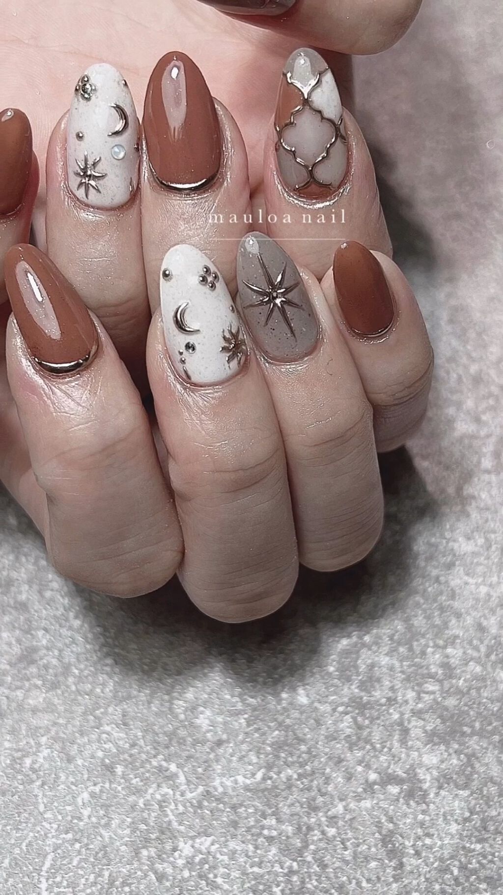 #タイル柄ネイル,#ネイル,#アートネイル,#秋ネイル,#ミラーアートネイル,#白フレンチネイル,#ピンクネイル,#オータムネイル,#ジュエリーネイル,#ミラーネイル,#手書きアートネイル,#ハートネイル,#パーツネイル,#ネイビーネイル,#シルバーアクセネイル,#秋ネイル,#天王寺ネイルのネイルデザイン