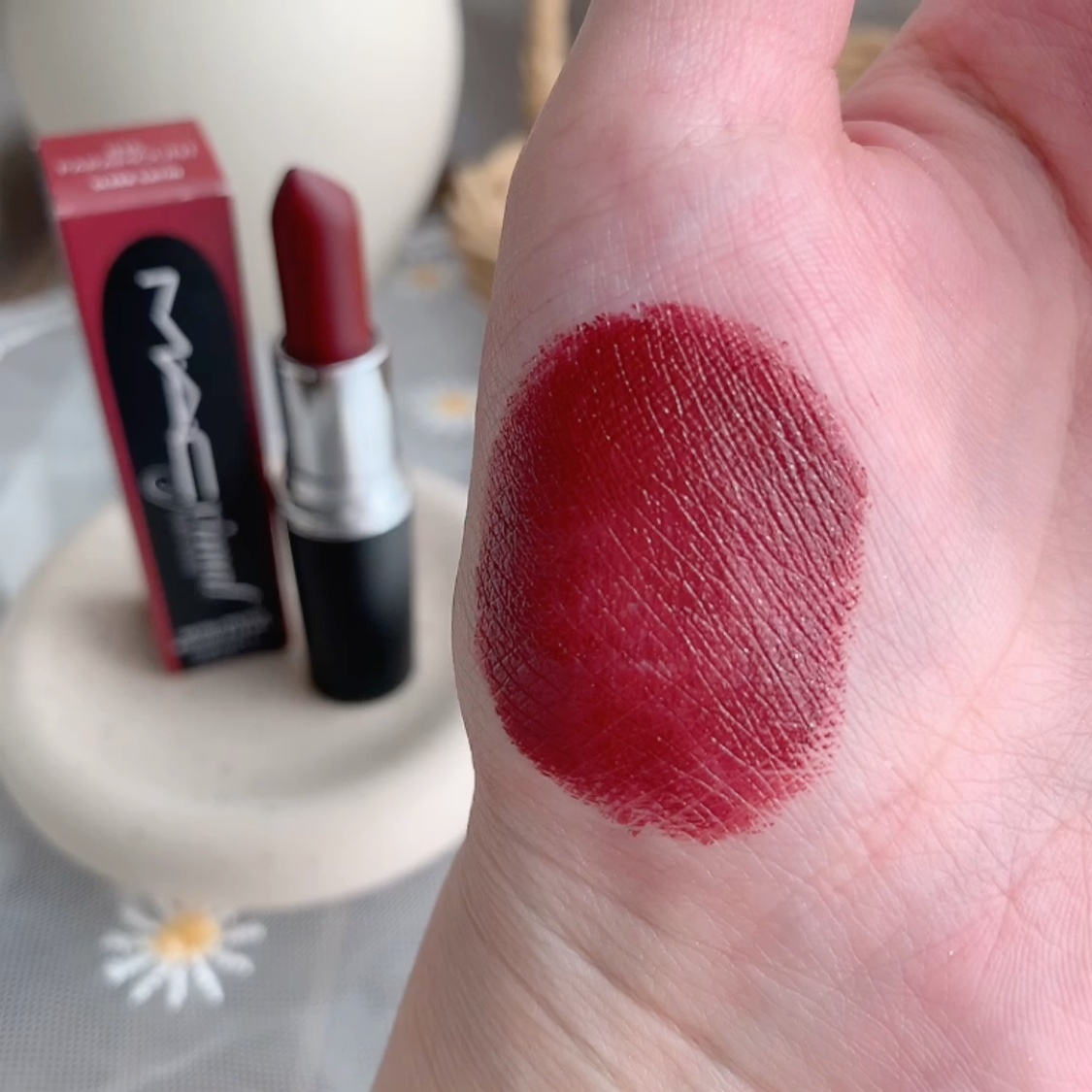 マキシマル スリーク サテン リップスティック/M・A・C/口紅の動画クチコミ2つ目