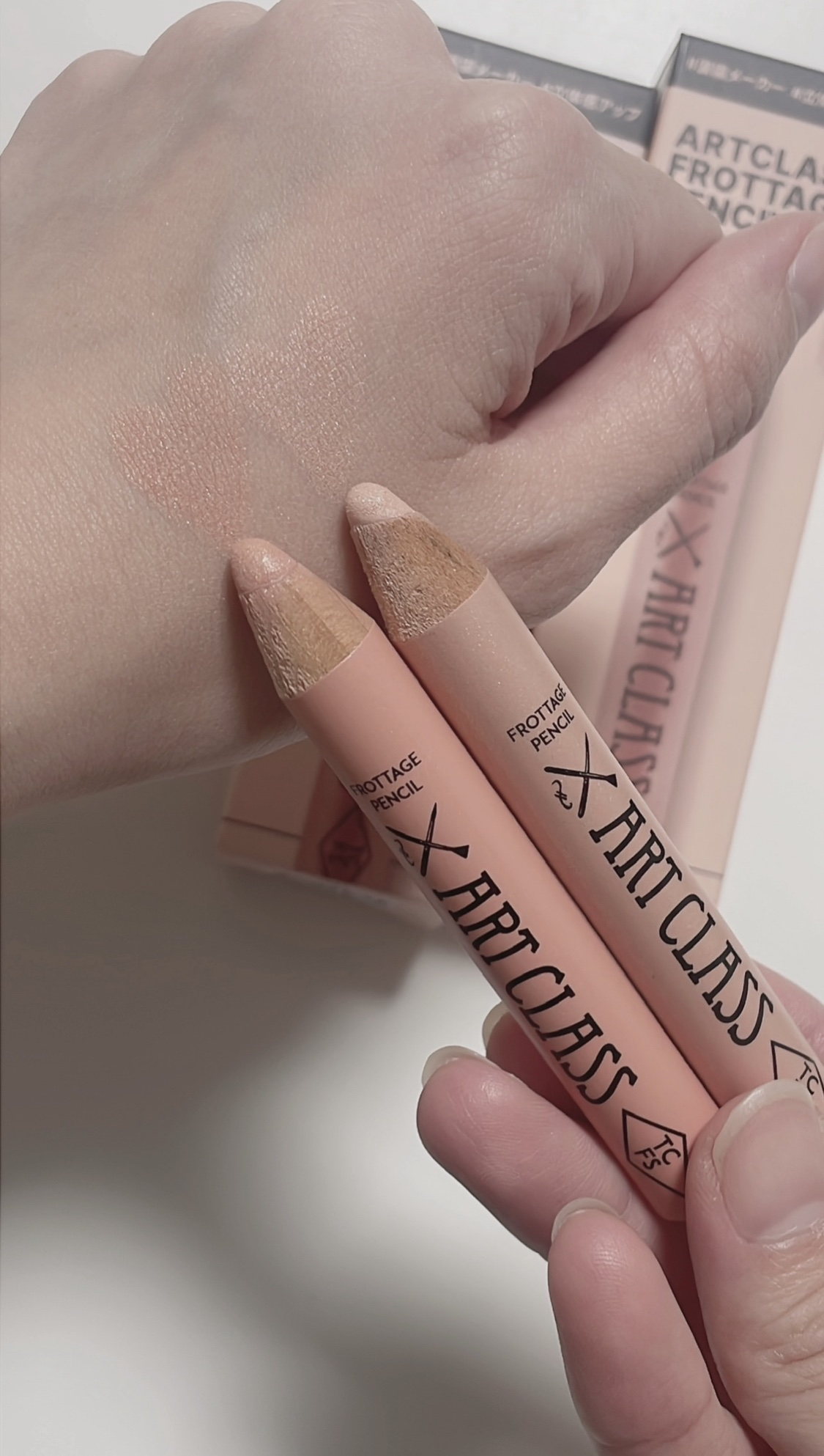 アートクラス フロッタージュペンシル/too cool for school/スティックアイシャドウの動画クチコミ4つ目