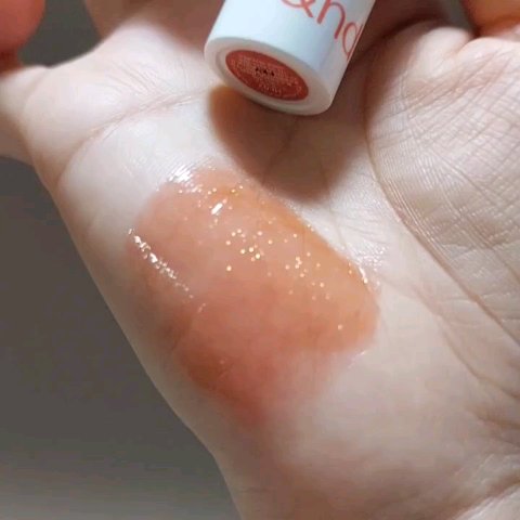 アンドバイロムアンド　グラッシーボムティント HL02 CORAL SNOW/&nd by rom&nd/リップティントを使ったクチコミ（3枚目）