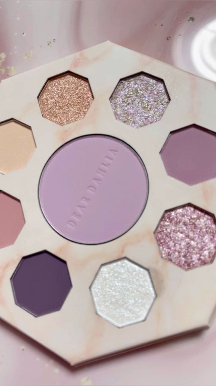 ブルーミング エディション シークレット ガーデン パレット/DEAR DAHLIA/アイシャドウパレットの人気ショート動画