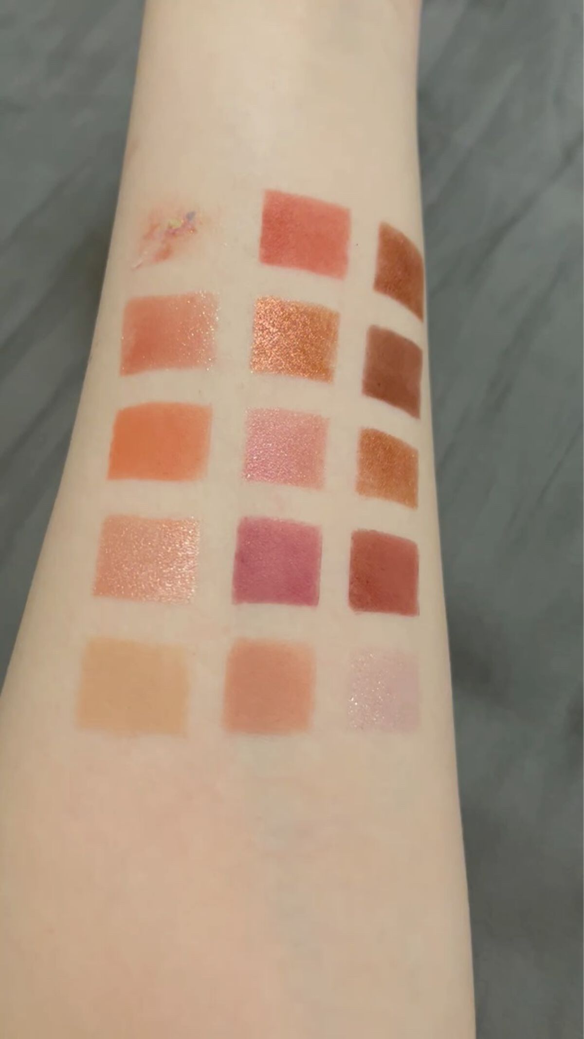 GO TRAVEL 15色アイシャドウパレット/FOCALLURE/アイシャドウパレットの動画クチコミ5つ目