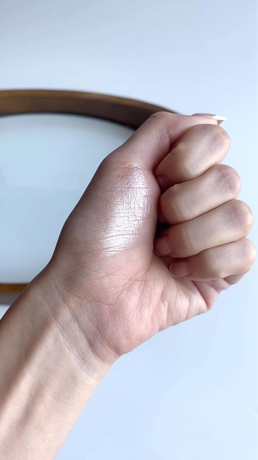 レ ベージュ フリュイド アンルミネール ベル ミン/CHANEL/リキッドハイライトの動画クチコミ5つ目