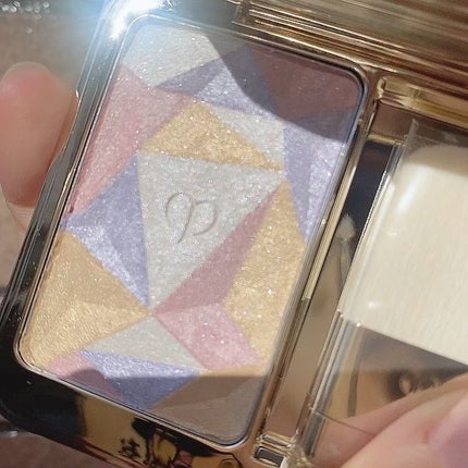 ル・レオスールデクラ /クレ・ド・ポー ボーテ/パウダーハイライトの人気ショート動画