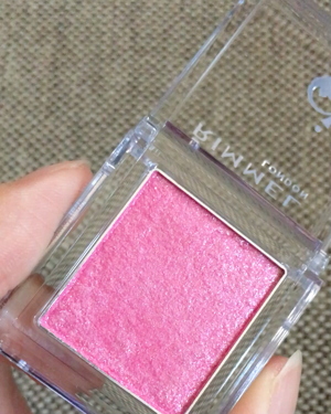 プリズム パウダーアイカラー/リンメル ロンドン/単色アイシャドウを使ったクチコミ（2枚目）