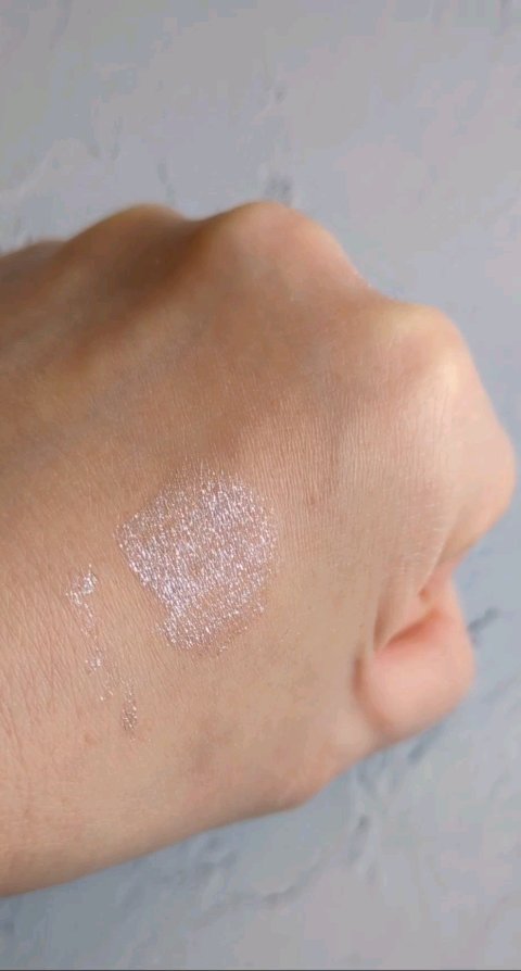 リキッドアイライナー ビジューグリッターエディション/ラブ・ライナー/リキッドアイライナーの動画クチコミ2つ目