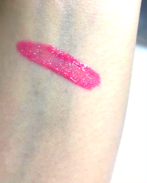 KIKO creamy lipgloss のクチコミ「KIKOのリップです！

日本未上陸でフリマサイトにて購入いたしました💕なんといっても色が可愛.....」（2枚目）