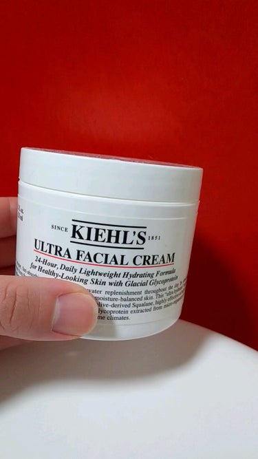 【全人類に買って欲しい！！120点クリーム💮💯】



こんにちはあやかです☺️

Kiehl'sキールズ クリーム UFCの紹介です！

これは本当に全人類を救うクリームだと思ってます笑

スキンケア