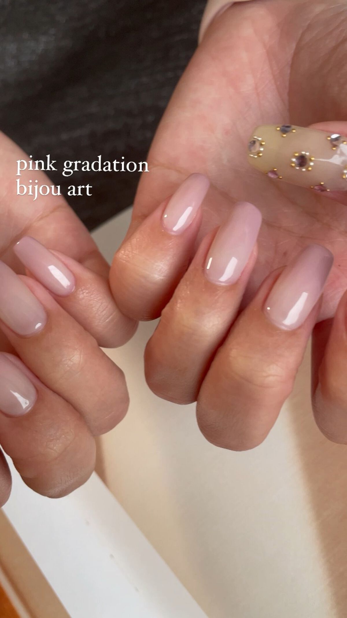 #ジェルネイル,#セルフネイル,#ビジューネイル,#結婚式ネイル,#ワンホンネイル,#キラキラネイル,#オタクネイル,#newネイルのネイルデザイン