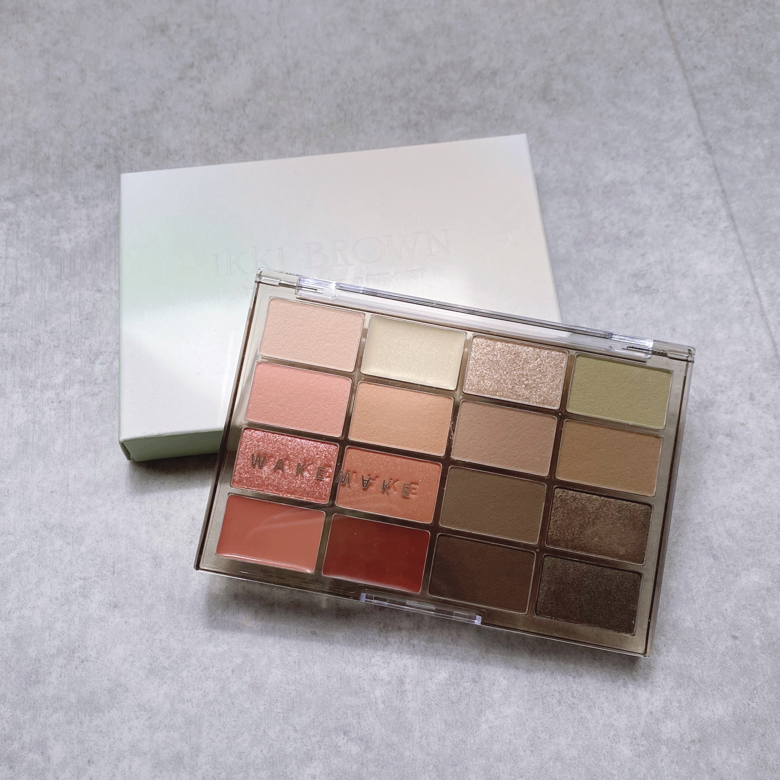 ソフトブラーリングアイパレット/wakemake/アイシャドウパレットを使ったクチコミ（1枚目）