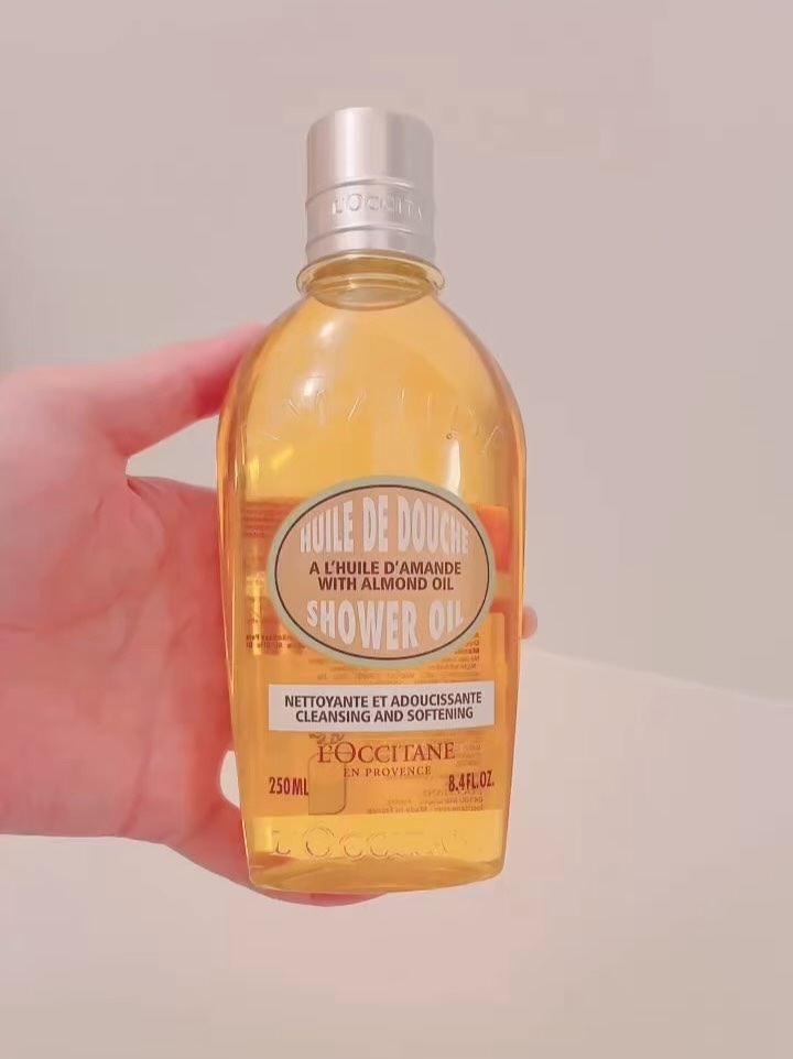 アーモンド モイスチャライジングシャワーオイル/L'OCCITANE/ボディソープを使ったクチコミ（2枚目）