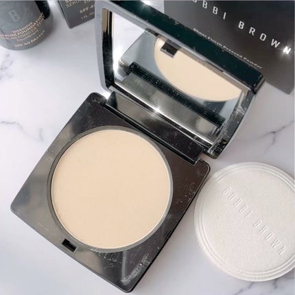 シアーフィニッシュ プレストパウダー/BOBBI BROWN/プレストパウダーの人気ショート動画