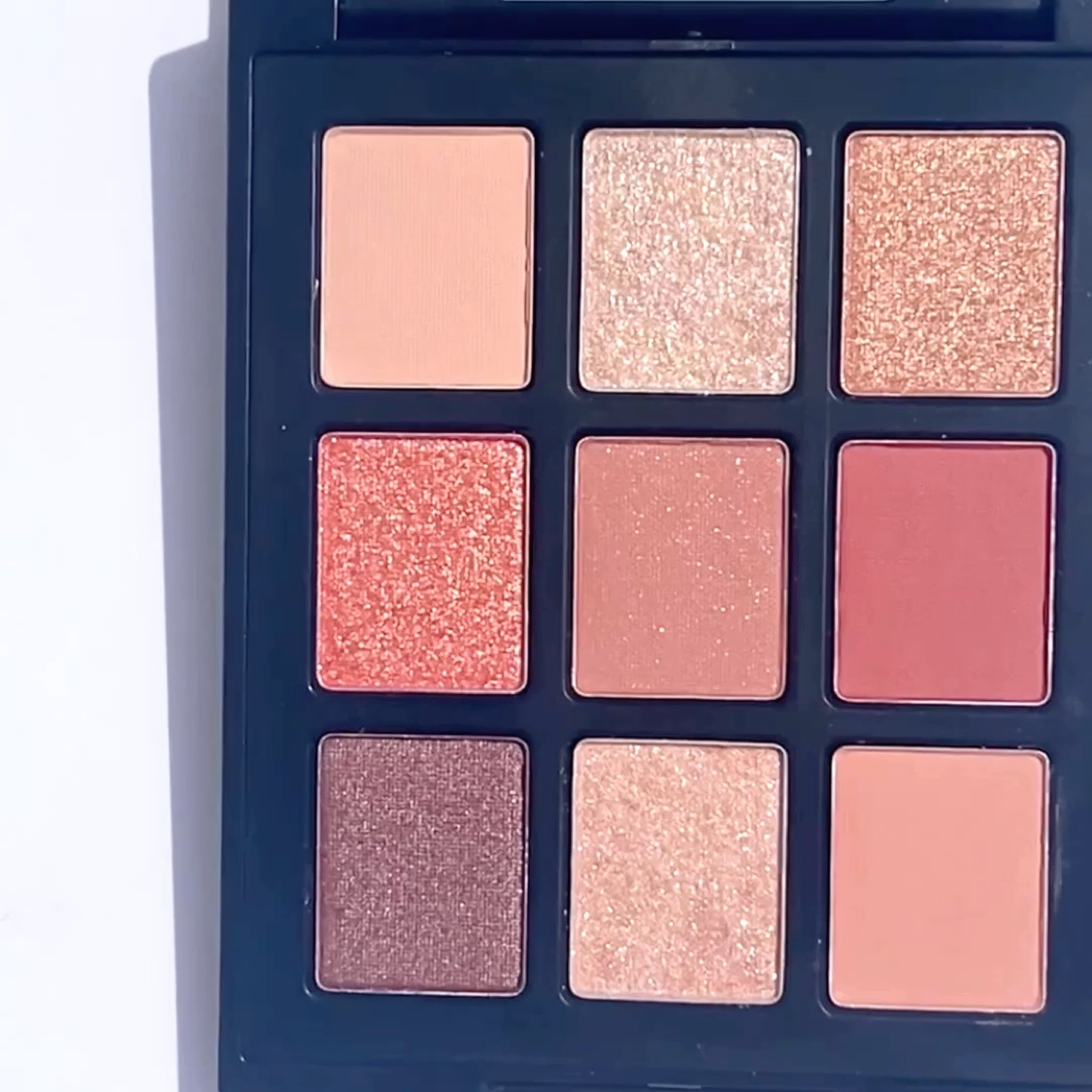 エトワルローズ 9色アイシャドウ/Étoile Rose/アイシャドウパレットの動画クチコミ2つ目