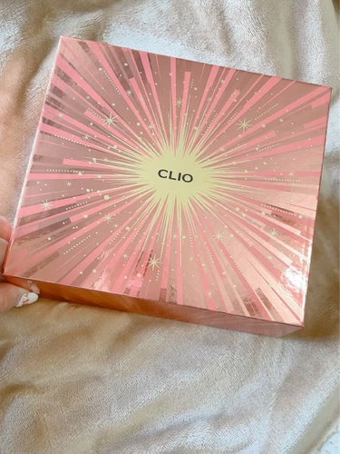 CLIO クリオ スペシャルメイクアップコフレセットのクチコミ「使いやすい＆必需品ばかり入ってる🤭🤭


CLUB CLIO
✨ホリデー限定✨
スペシャルメイ.....」（1枚目）