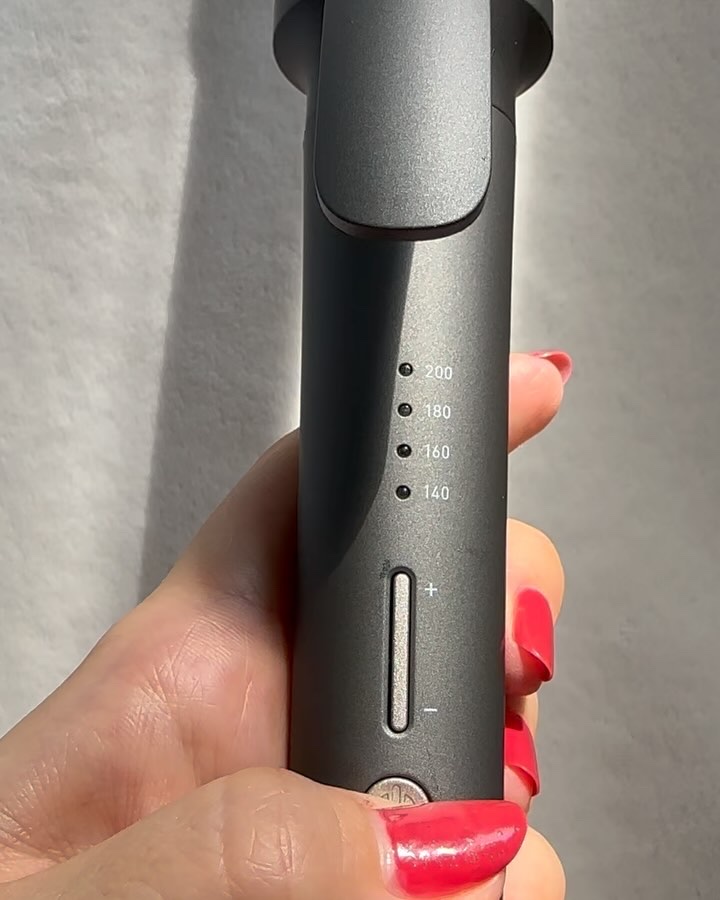 マイナスイオンカールアイロン 32mm VAC-8032E/VENUSiS/カールアイロンの動画クチコミ5つ目