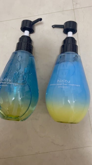 hiritu バランスリペアヘアオイル　スムースのクチコミ「サラサラ髪にしてくれるオイル
タオルドライした髪や
乾いた髪にもok
オイル自体もサラサラ系
.....」（3枚目）