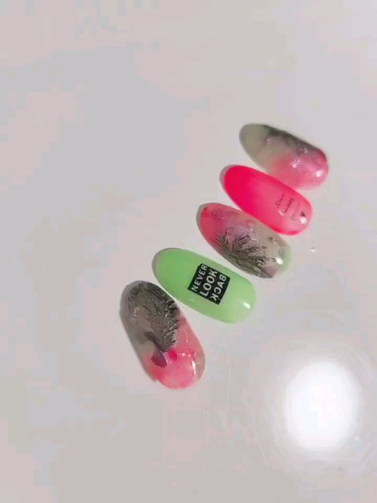 AQUA COLOR GEL/AQUA NAIL/ジェルネイルの動画クチコミ1つ目