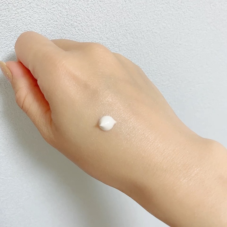 デコルテ＆バストケアクリーム/Rinda/バストケア・ヒップケアを使ったクチコミ（2枚目）